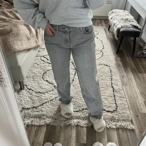 jeans - grå jeans från gina i nyskick 