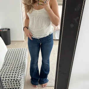 Bootcut jeans - Original pris: 1700kr! Använda 2 ggr. Flare jeans från 7 for all mankind.