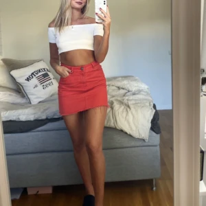 Jeans kjol från asos - Jeans kjol från asos i atprlek 34/36 