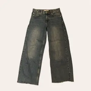 straight/vida jeans från mango 💙 - storlek 32, bra skick !! priset går att diskutera, så kom med egna förslag 😇