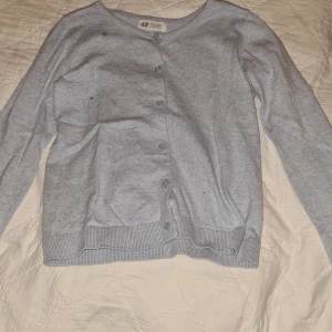 Hm kofta - Säljer denna kofta då den knte används länge, skriv vid intresse.