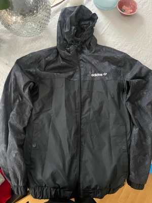 Adidas jacka - Vändbar adidas jacka 