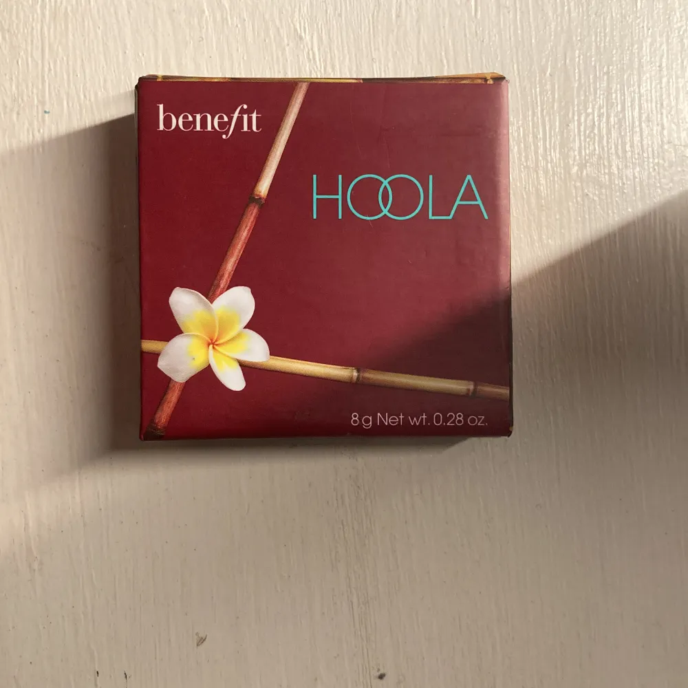 Benefits hoola matt bronzer. Sweep this matte bronzer all over face or use it to create a natural-looking contour.. Accessoarer.