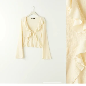 Topp  - Topp från Gina tricot, har prislapp kvar. Nypris 299 , pris kan diskuteras 