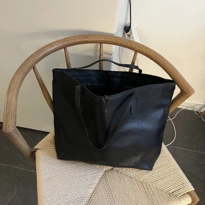 Totebag - Totebag från HM  Använde fåtal gånger 