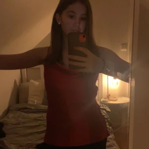 Superfin topp! - Helt ny topp från zalando! Endast använd en gång. Nypris 209kr, säljer för 100kr!💖