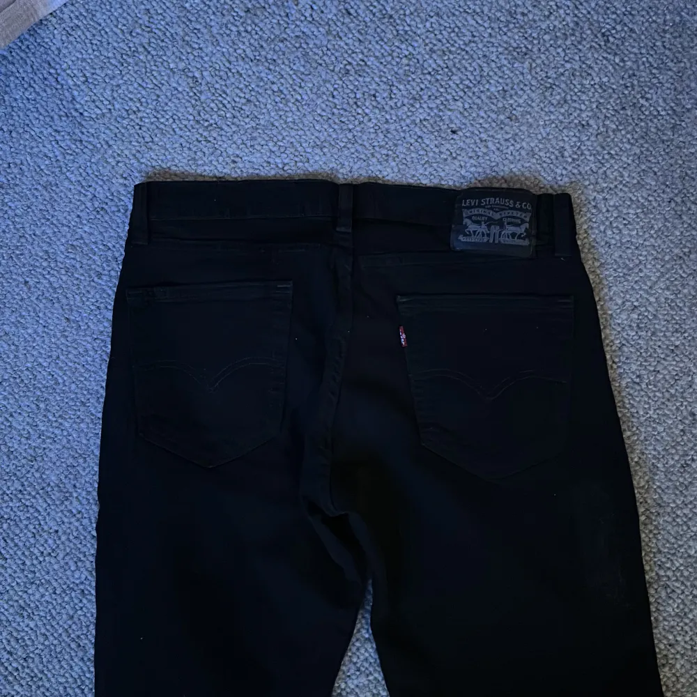Levis jeans  Storlek 32/30 slim fit  . Jeans & Byxor.