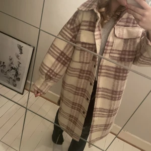 Ullkappa från H&M - Ullkappa från H&M i storlek XS, köp för 200kr + frakt 🙌🏼