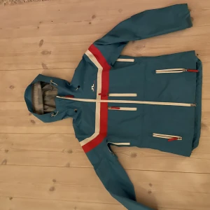 J.Lindeberg alpinjacka - Grymt snygg skidjacka!!