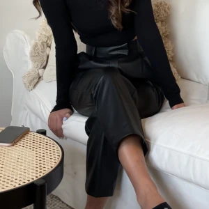 Skinnbyxor  - Skinnbyxor från H&M storlek xs