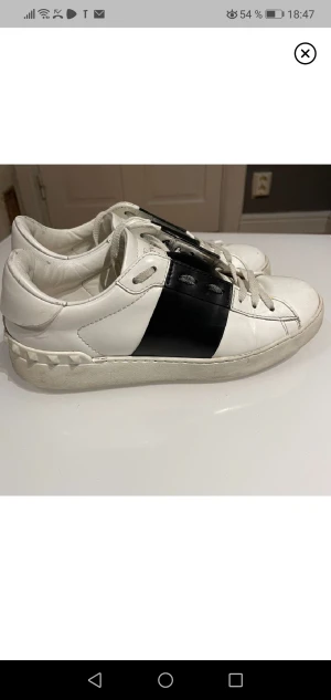 Valentino skor - Valentino skor i mycket bra skick använda ett par gånger men inga effekter