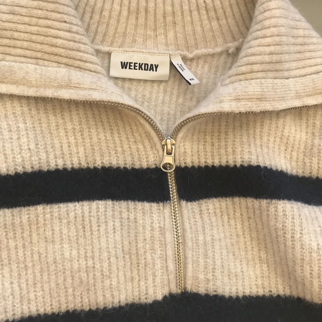 Randig stickad tröja  - 91