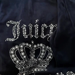 juicy couture  - Fick dessa som en present, dock är de för små för mig då jag har gått upp i vikt. Säljaren står för frakt  Tar emot swish