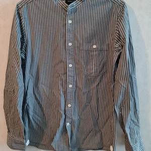 Skjorta  - Snygg, knappt använd herr skjorta i Stl D