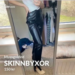Skinnbyxor  - Superfina skinnbyxor från missguided,men har inte kunnat använda dem då dem var för stora,dem är i storlek 34 och i toppen skick,dem har slits nertill,priset är diskuterbart!💞