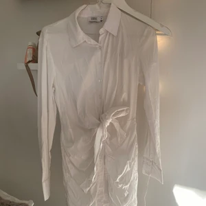 Skjortklänning från nakd - En skjortklänning för nakd, för kort för mig som är 175. Passar kanske någon som är 160-170cm