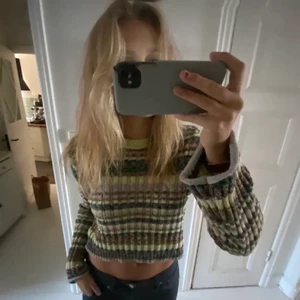 Superfin stickad tröja - Säljer min älskade tröja då den inte kommer till användning längre! Skicket är helt som nytt☺️