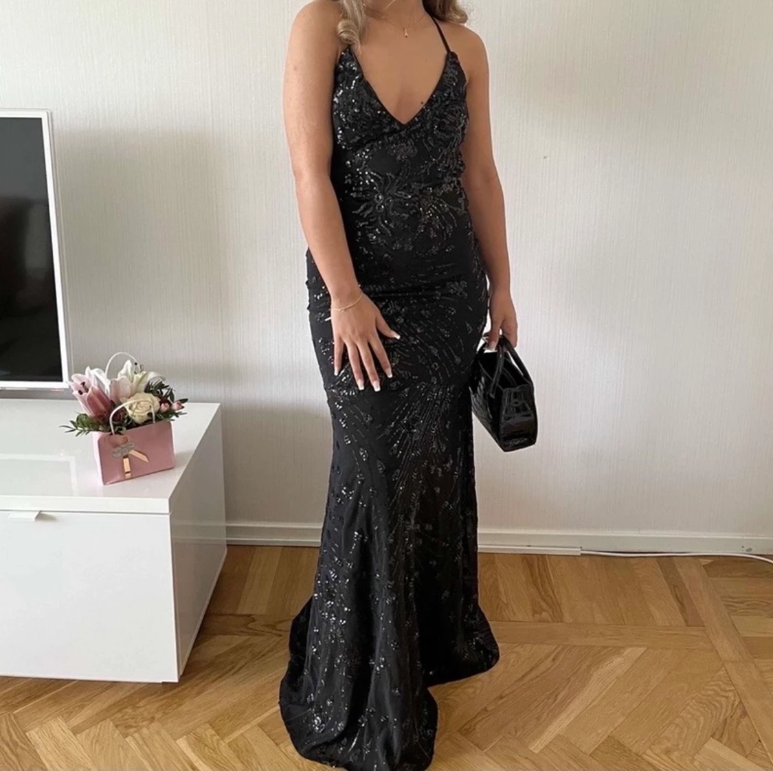 Svart Bal/bröllopsgäst klänning med paljetter. 