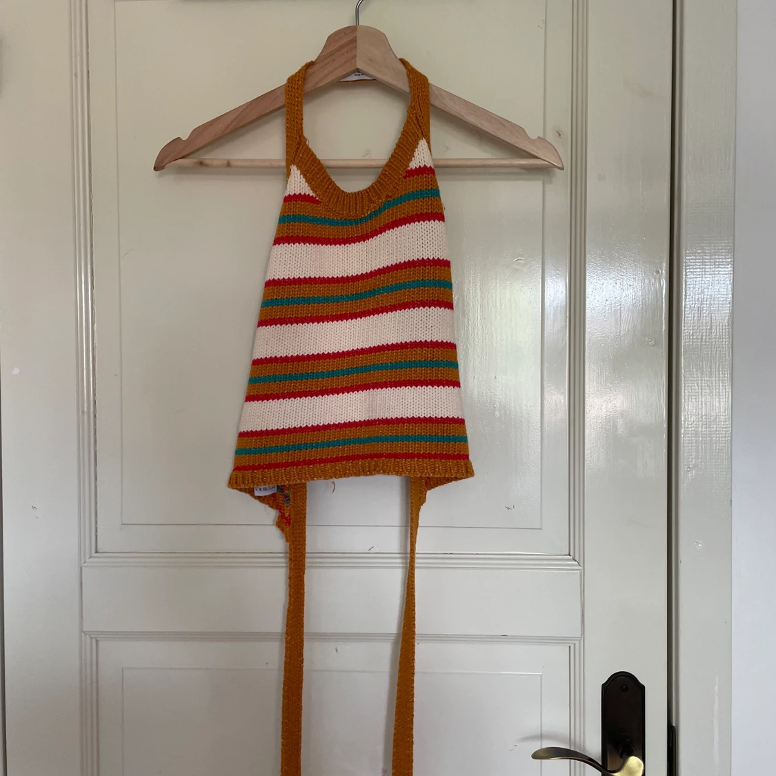 Stickad topp med öppen rygg! - 90