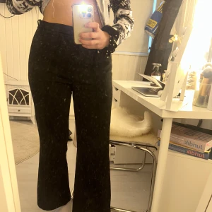 Kostymbyxor - Stretchiga snygga kostymbyxor. Strl m. Knappt använda