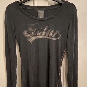 G.star tröja  - Grå G.star tröja som knappt är använd. 