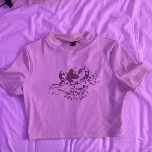 Tröja från Shein - Tröja med tryck från Shein. Använt en gång. Storlek M.