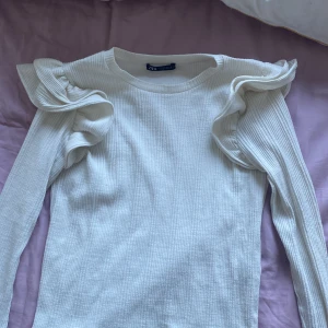 Zara topp - Zara topp som är sparsamt använt💕
