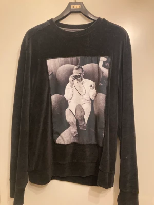 Limitato tröja  - Snygg limitato tröja 