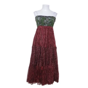 Klänning - Sååå fin klänning jag köpt på sellpy men aldrig använt. Som ny! Går att använda som kjol också!! Möts upp i Stockholm eller skickar mot fraktkostnad 💗