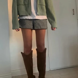 Shorts - Säljer dessa skit snygga shorts ifrpn zara! Frakten tillkommer. 