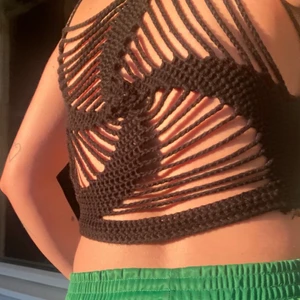 Virkat spiraltopp i bomull - Mått: 40cm från axel till midja 45 cm i bröstmått  Virkad förhand i bomull🌀