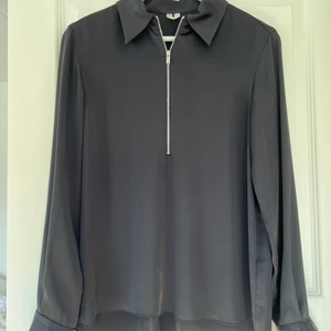 Blus från Arket  - Skjorta/Blus från Arket i storlek 38. 