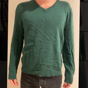 Ralph Lauren pullover - Vintage Polo Ralph Lauren V-ringad pullover 100% ull, nopprig