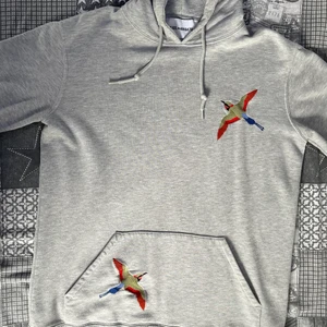 Axel arigato Hoodie - Axel arigato hoodie. storlek S, sitter som M enligt mig