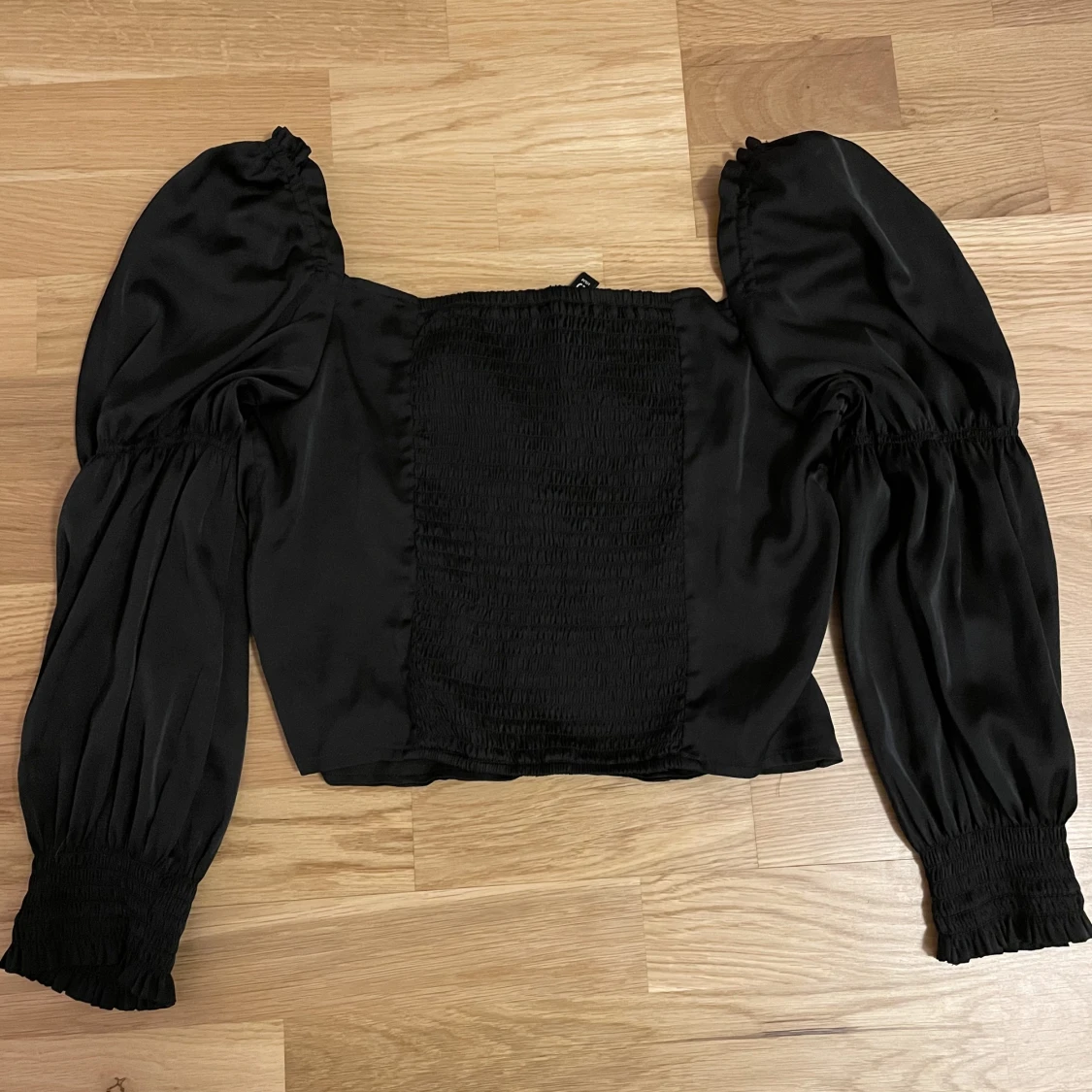 Snygg svart topp - 90