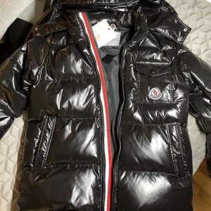 Moncler jacka - Storlek M