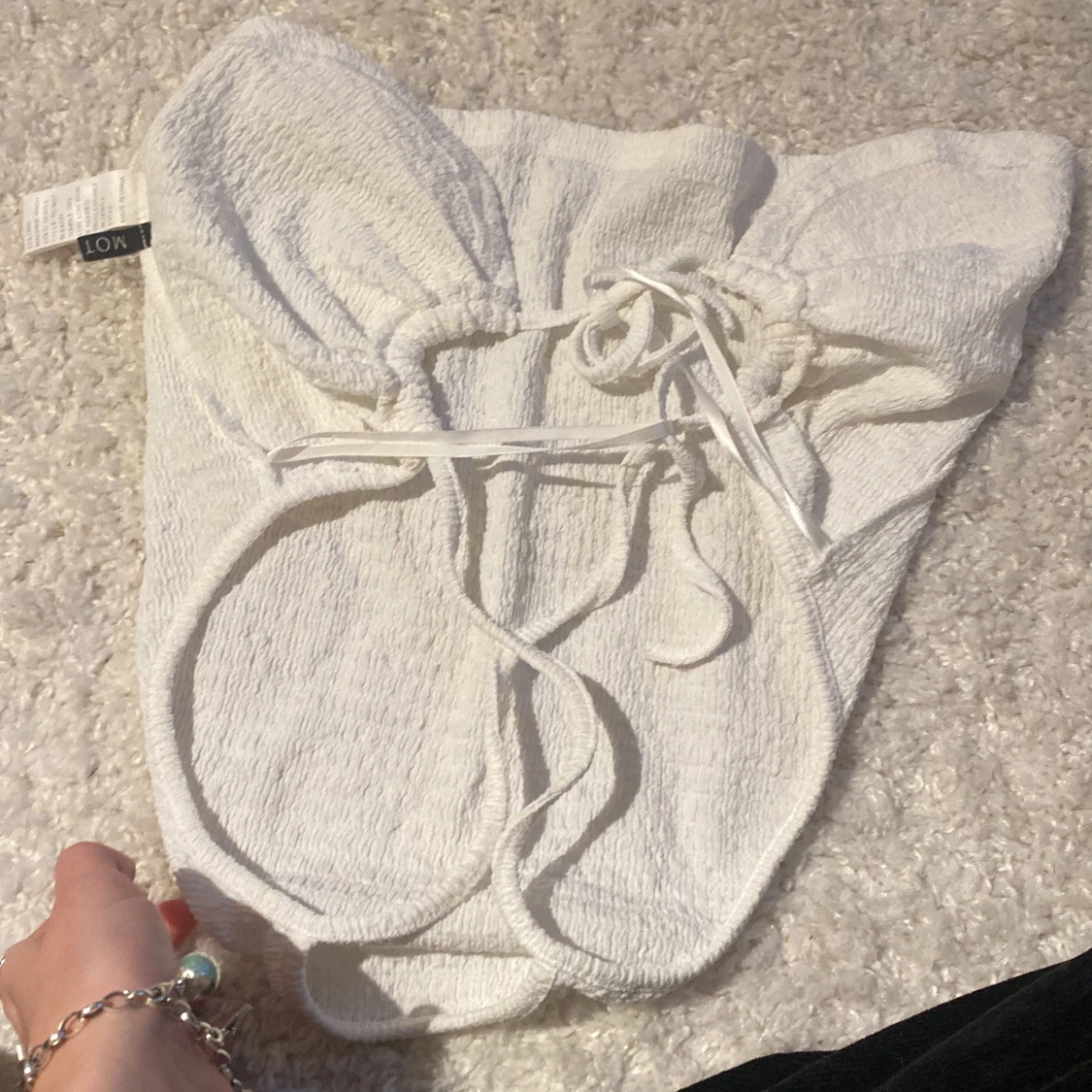 Vitt linne med smörad rygg 