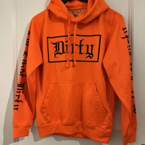 Hoodie - Knappt använd, väldigt fint skick