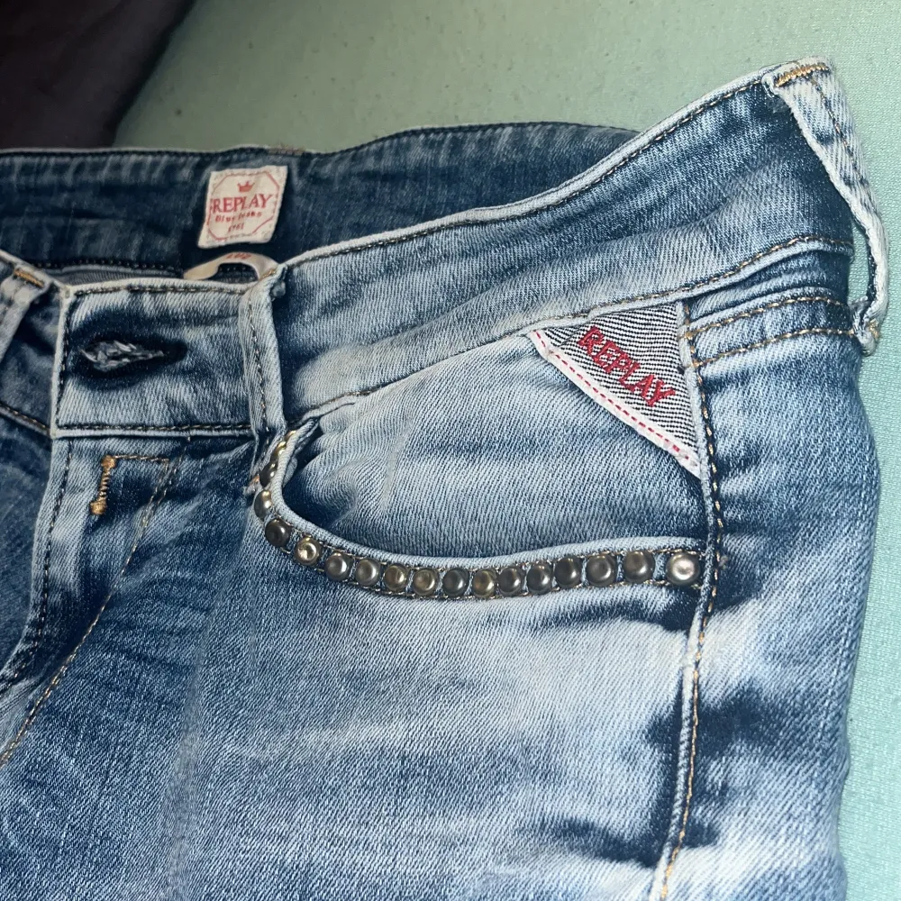 Lågmidjade jeans från Replay.. Jeans & Byxor.