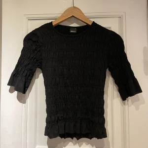 Svart Top - Svart top från Gina tricot🐻🐻