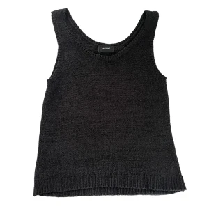 Stickat linne - Stickat linne från monki som inte kommer till någon användning. Är ganska stor därav   storleken