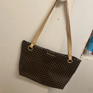 Väska - Helt oanvänd väska💞