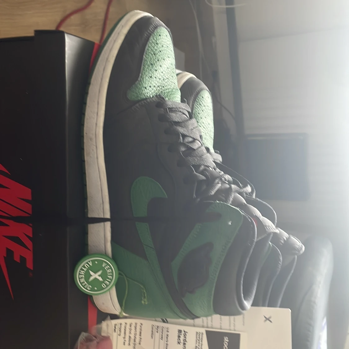 Jordan 1 Pine Green - 90