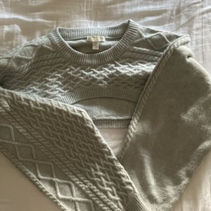 Kofta - Kort kofta jätte söt med ett linne under😊