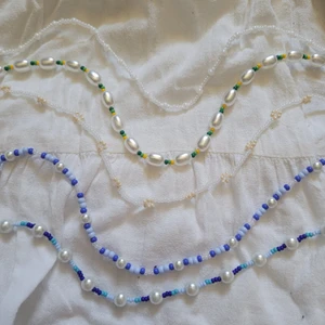 Halsband - Skriv för att få närmare bilder och vilka som finns kvar. Priset är per styck och + 13 kr frakt