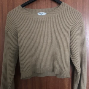 Kort kofta  - Köpte den helt random från nk inte använt den sen ja köpt den säljer den för vet att ja inte kmr använda den mer å köpte oxå fel storlek 