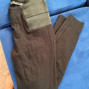 Black streachy pants from Amisu. Size it's 42 but works for size smaller too. 