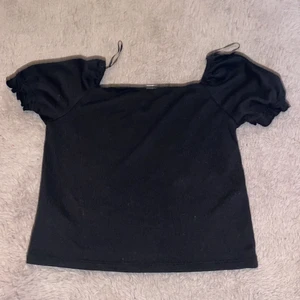 Va - Den är använt bara 1 gång o den va oxå liten för mig men jag säljer den för barn 