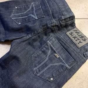 Så Cilla lågmidjade vintage retro jeans ifrån märket miss Sixty. Så coola men tyvärr för små för mig.