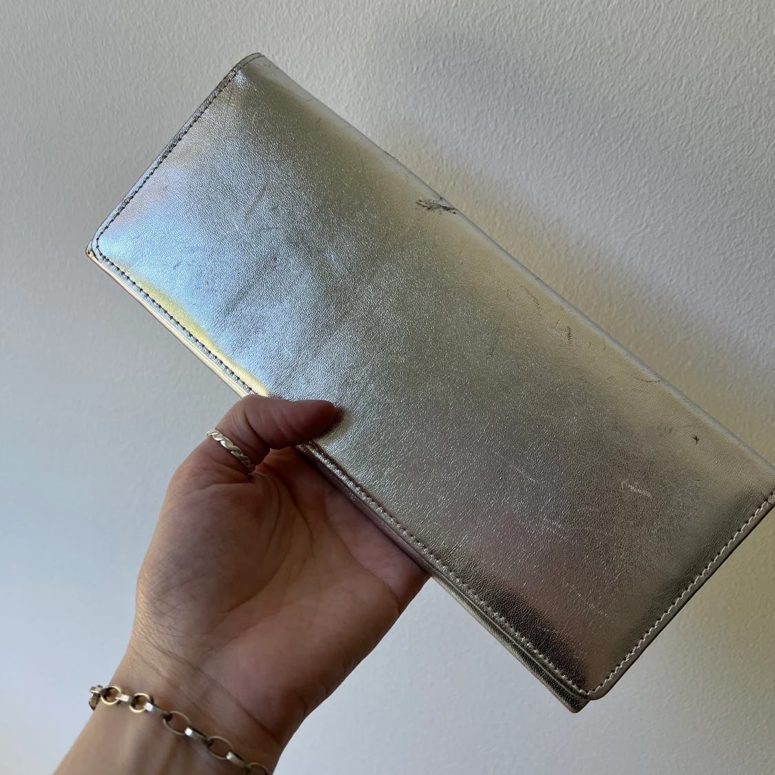 Vintage silvrig kuvertväska